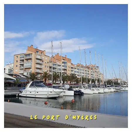 Port D'hyeres Vue Et Iles De Porquerolles Et Port-cros Apartmán