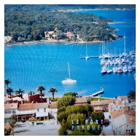 Port D'hyeres Vue Et Iles De Porquerolles Et Port-cros 아파트